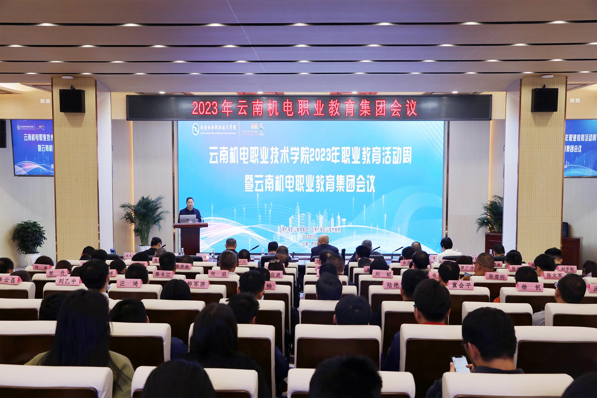 d6012cfa3d254b9e9132aeea05e6cafe.jpg d6012cfa3d254b9e9132aeea05e6cafe.jpg