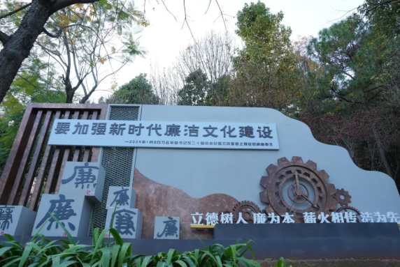 ae9a1b9293e3485d9e7bcc24102d8ae9.jpg