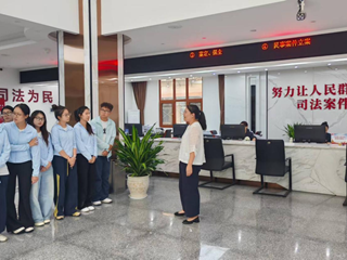 以法润心推普赋能 青春践行走稳边疆 ——商贸管理学院推普志愿服务队开展《语言文字法》宣传实践活动