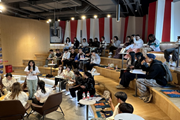 我校在新华书店成功举办“演绎红楼经典 共品书香雅韵”剧本式读书沙龙活动