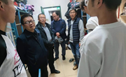 “扎”在一线，站在身边，做学生温暖的“守护者”